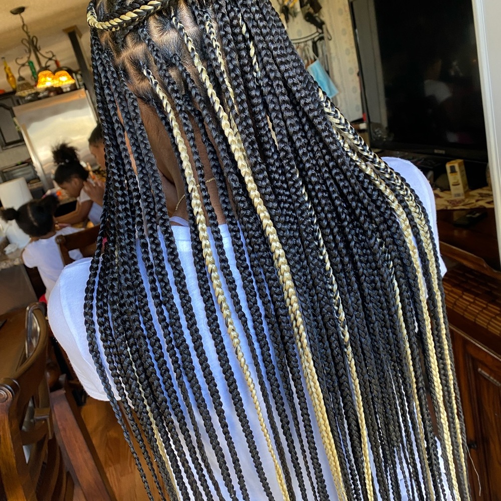 Roanoke Rapids NC (surrounding areas!!!) Traveling Braider!!!